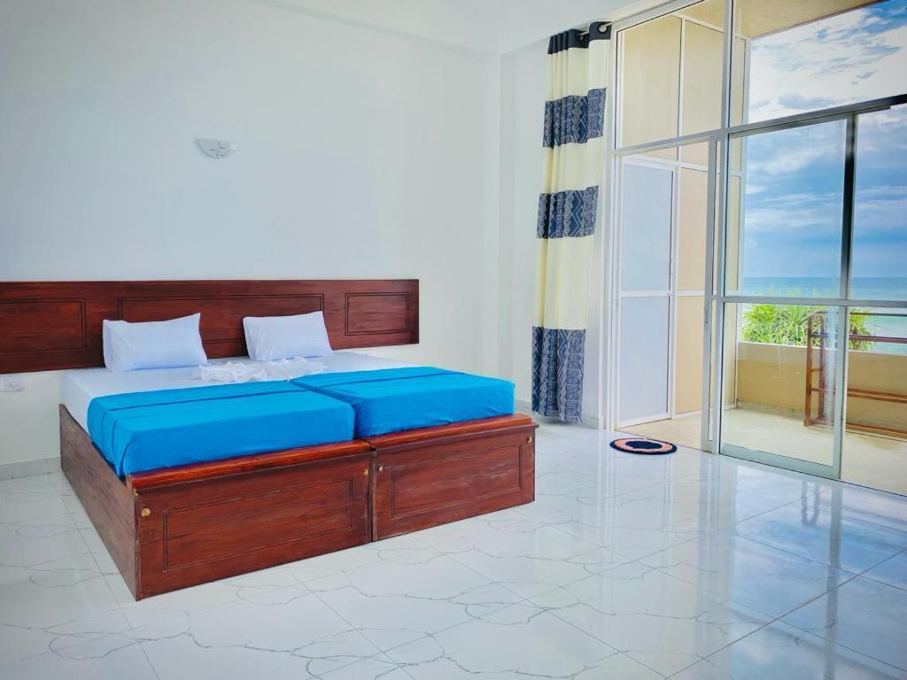 Sevenra Grand Beach Hotel アンバランゴダ エクステリア 写真
