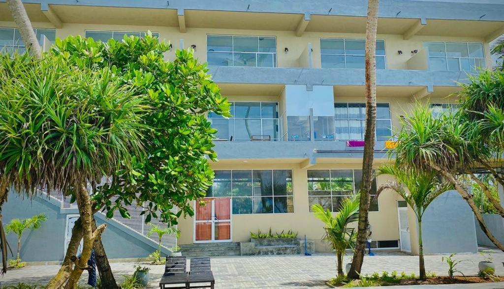 Sevenra Grand Beach Hotel アンバランゴダ エクステリア 写真