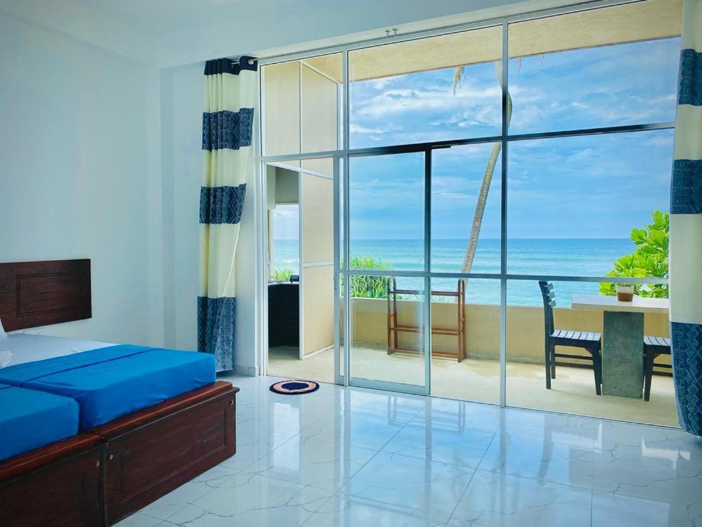 Sevenra Grand Beach Hotel アンバランゴダ エクステリア 写真