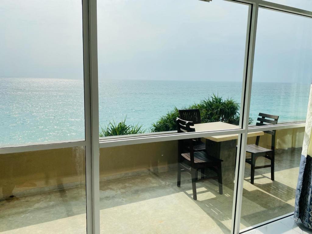 Sevenra Grand Beach Hotel アンバランゴダ エクステリア 写真