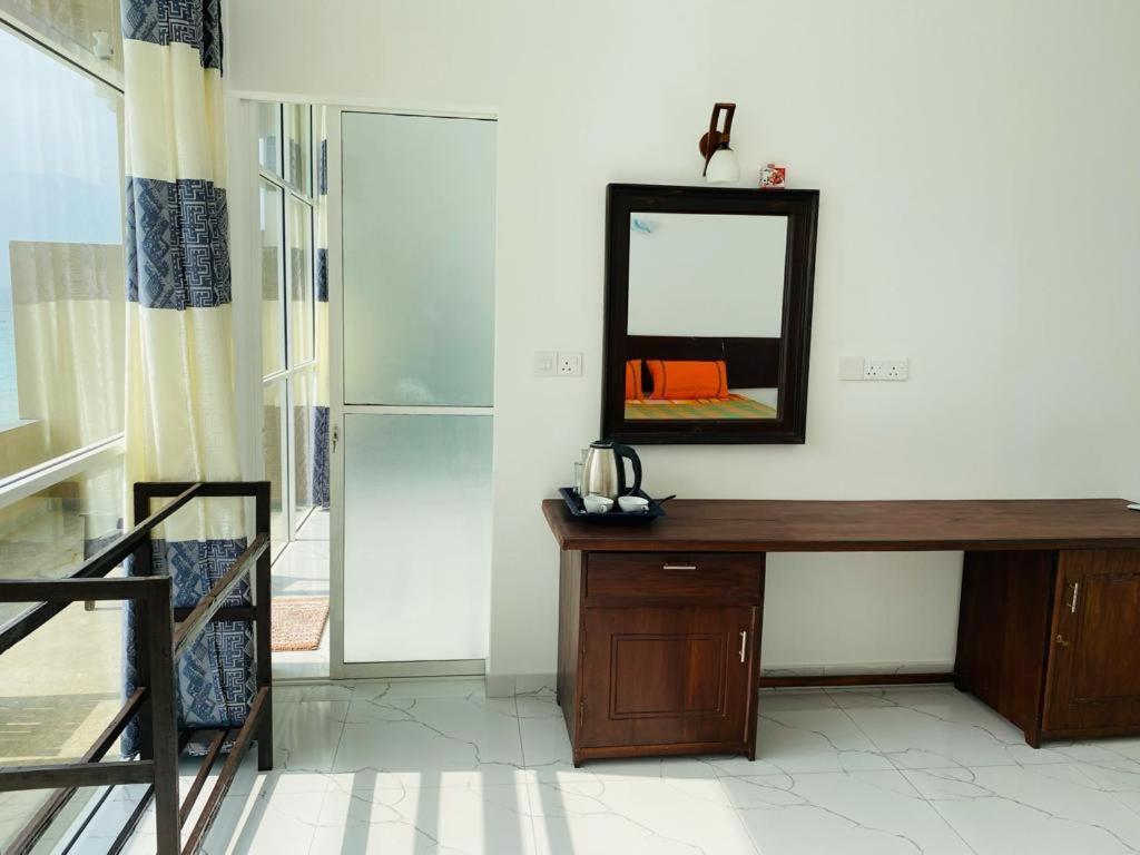 Sevenra Grand Beach Hotel アンバランゴダ エクステリア 写真