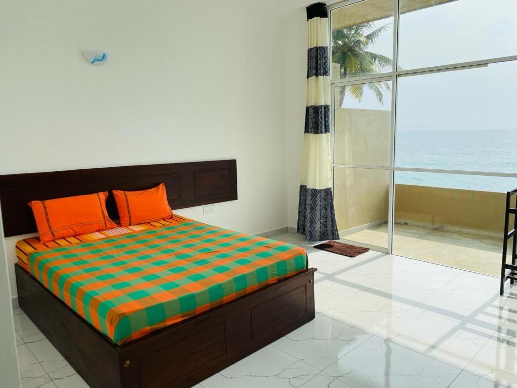 Sevenra Grand Beach Hotel アンバランゴダ エクステリア 写真