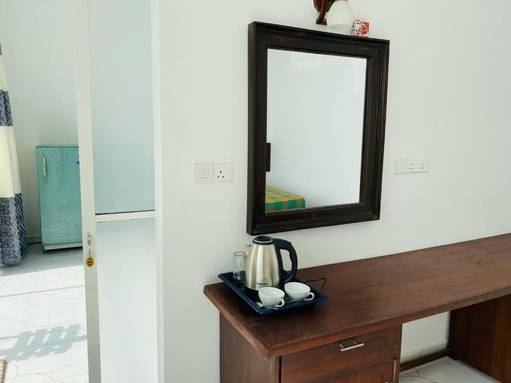 Sevenra Grand Beach Hotel アンバランゴダ エクステリア 写真