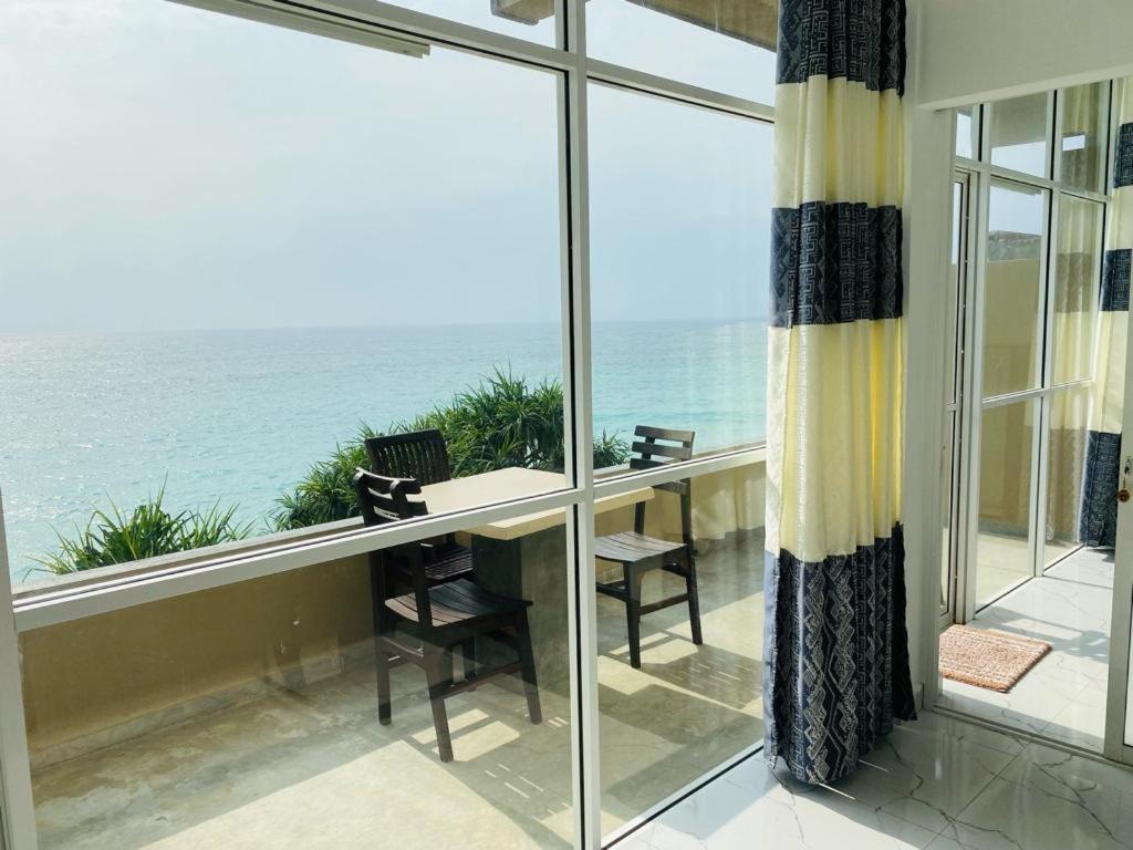 Sevenra Grand Beach Hotel アンバランゴダ エクステリア 写真