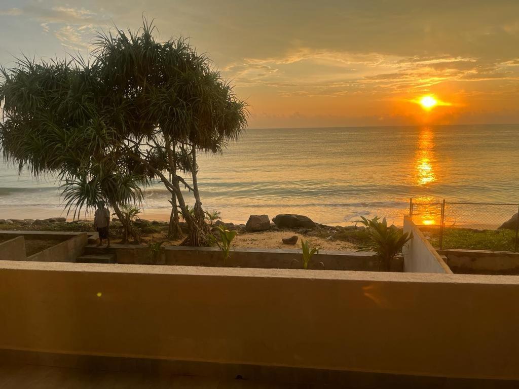 Sevenra Grand Beach Hotel アンバランゴダ エクステリア 写真