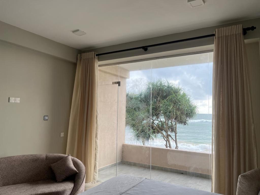 Sevenra Grand Beach Hotel アンバランゴダ エクステリア 写真