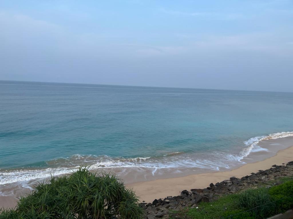 Sevenra Grand Beach Hotel アンバランゴダ エクステリア 写真