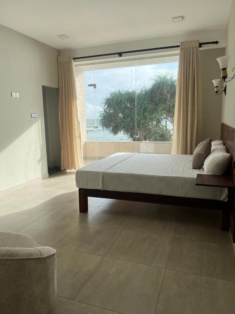 Sevenra Grand Beach Hotel アンバランゴダ エクステリア 写真