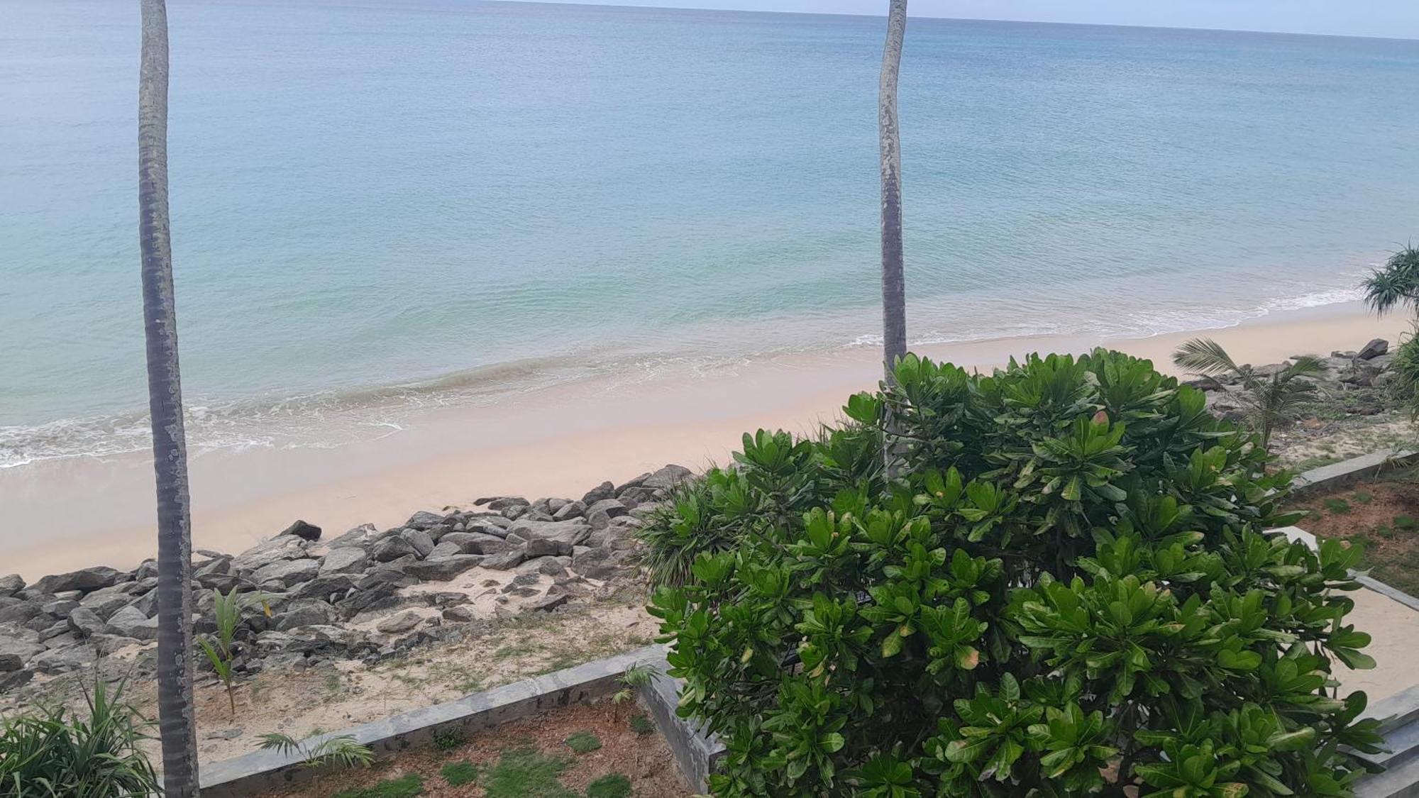 Sevenra Grand Beach Hotel アンバランゴダ エクステリア 写真
